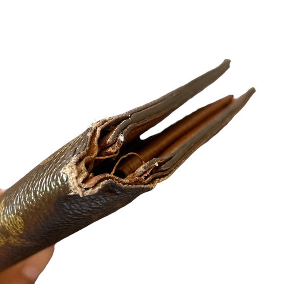 Louis Vuitton Monogram Marco Wallet - Picture 4 of 8